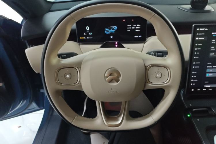Used Nio ET5 2022 75 kWh Steering Wheel