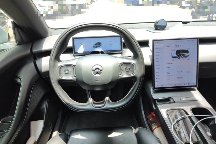 Used Nio ET5 2022 75 kWh Steering Wheel