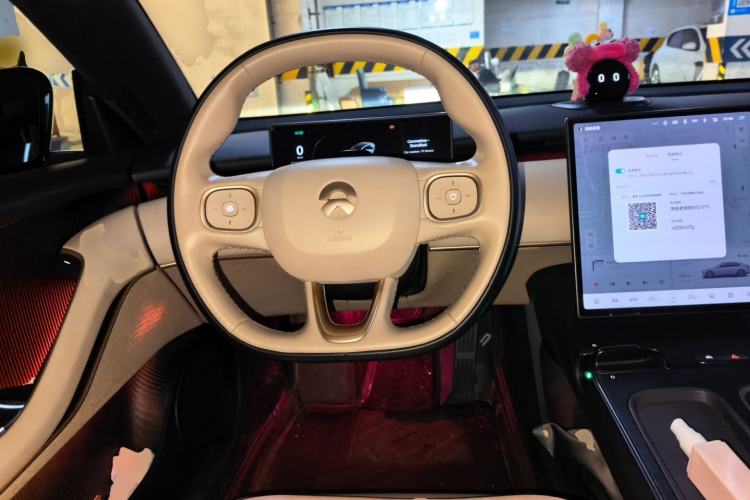 Used Nio ET5 2022 75 kWh Steering Wheel