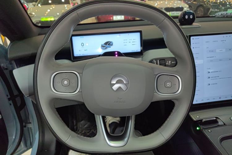 Used Nio ET5 2022 75 kWh Steering Wheel