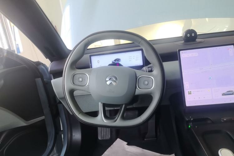 Used Nio ET5 2022 75 kWh Steering Wheel