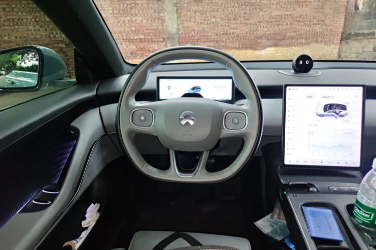 Used Nio ET5 2022 75 kWh Steering Wheel