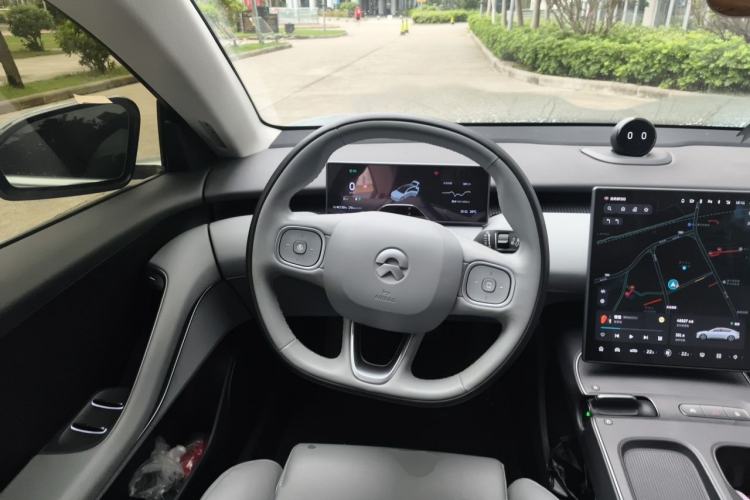 Used Nio ET5 2022 75 kWh Steering Wheel