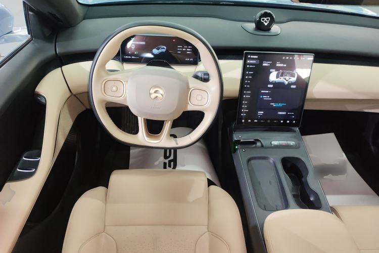 Used Nio ET5 2022 75 kWh Steering Wheel