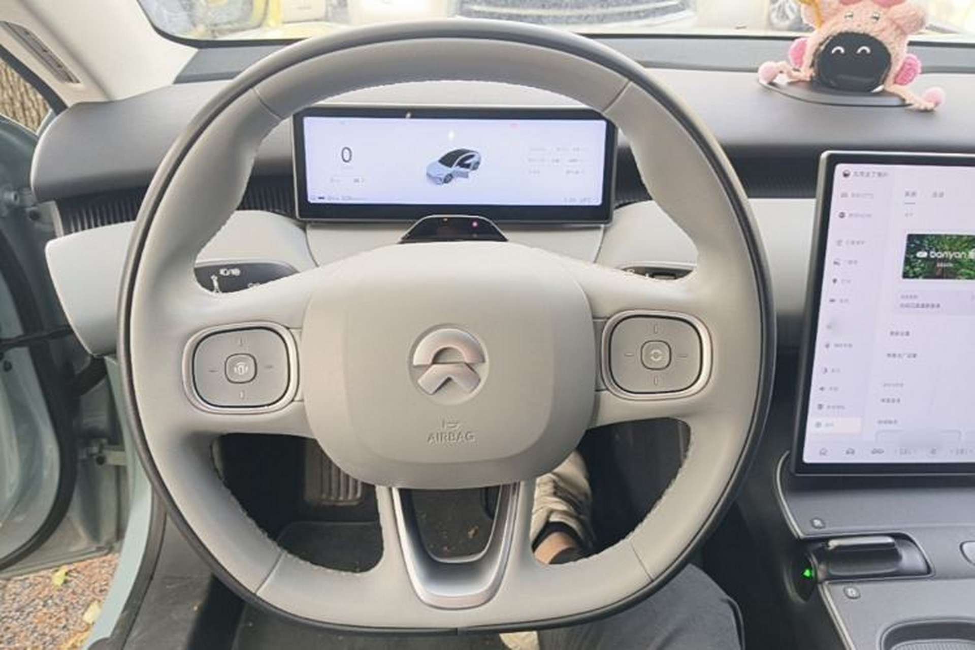 Used Nio ET5 2022 75 kWh Steering Wheel