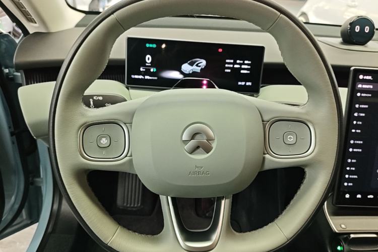 Used Nio ET5 2022 75 kWh Steering Wheel