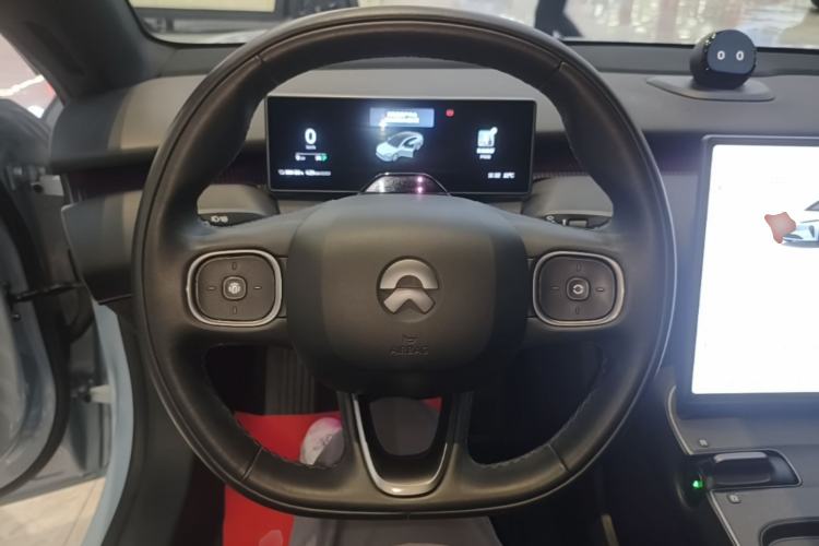 Used Nio ET5 2022 75 kWh Steering Wheel