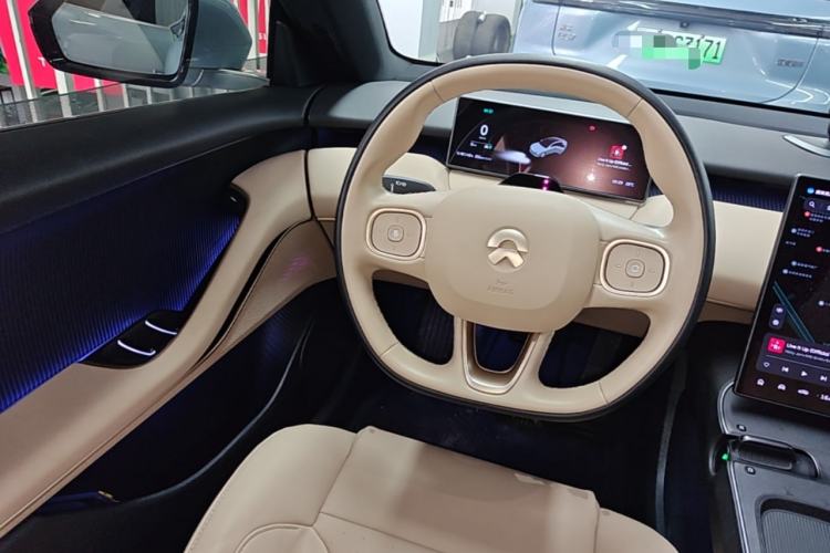 Used Nio ET5 2022 75 kWh Steering Wheel