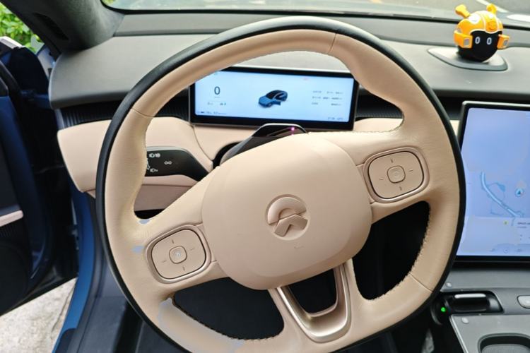 Used Nio ET5 2022 75 kWh Steering Wheel
