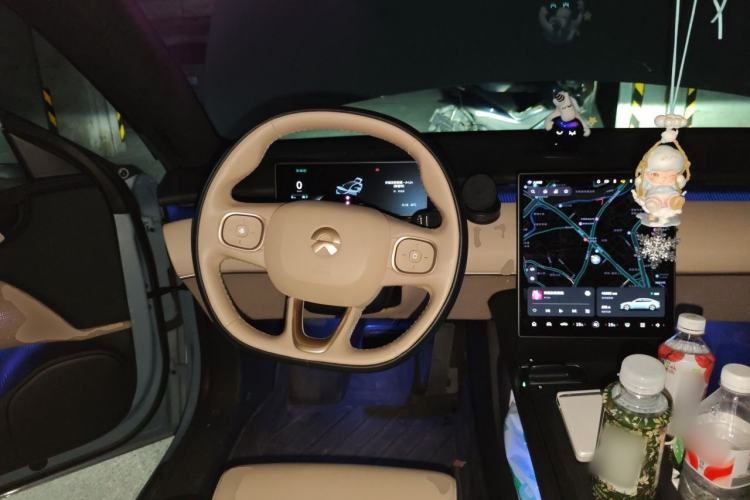 Used Nio ET5 2022 75 kWh Steering Wheel