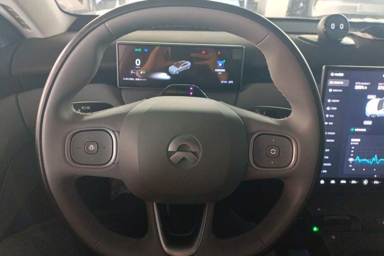 Used Nio ET5 2022 75 kWh Steering Wheel