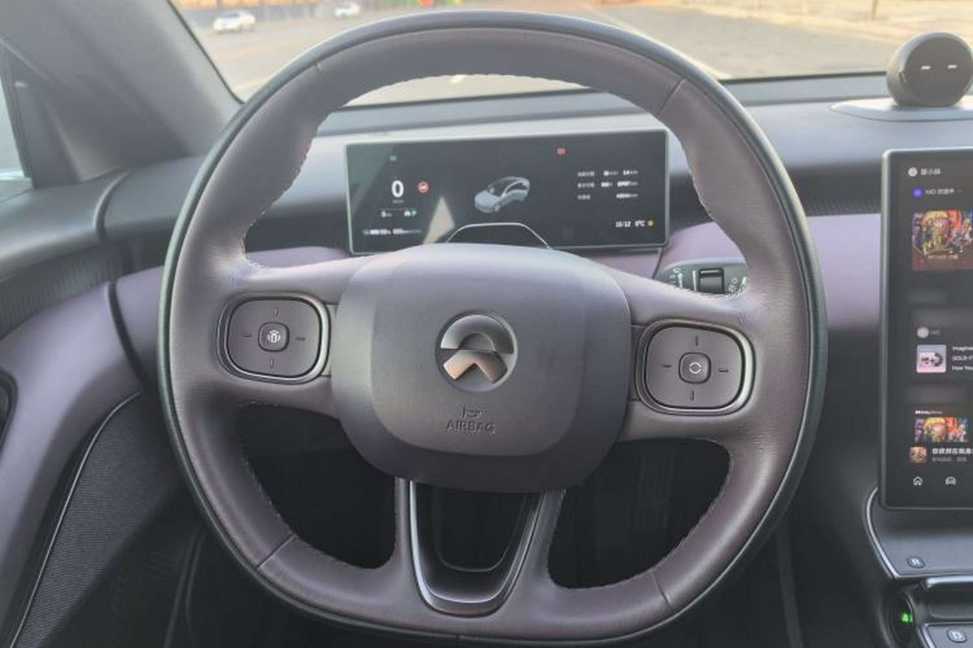 Used Nio ET5 2022 100 kWh Steering Wheel