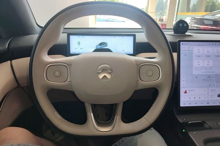Used Nio ET5 2022 75 kWh Steering Wheel