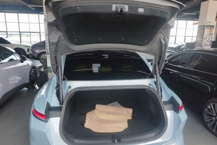 Used Nio ET5 2022 75 kWh Trunk