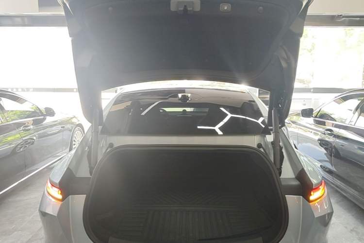 Used Nio ET5 2022 75 kWh Trunk