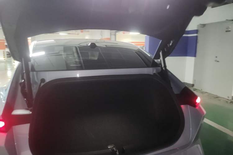 Used Nio ET5 2022 75 kWh Trunk