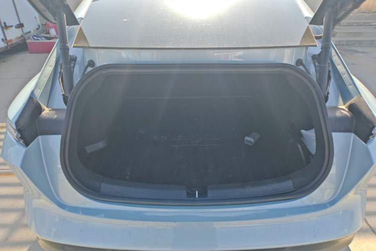 Used Nio ET5 2022 75 kWh Trunk