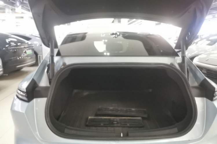 Used Nio ET5 2022 75 kWh Trunk
