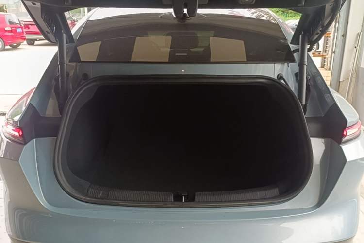 Used Nio ET5 2022 75 kWh Trunk
