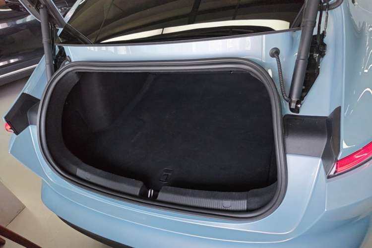 Used Nio ET5 2022 75 kWh Trunk