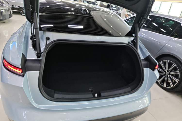 Used Nio ET5 2022 75 kWh Trunk