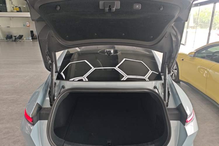 Used Nio ET5 2022 75 kWh Trunk