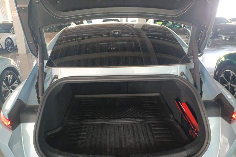 Used Nio ET5 2022 75 kWh Trunk