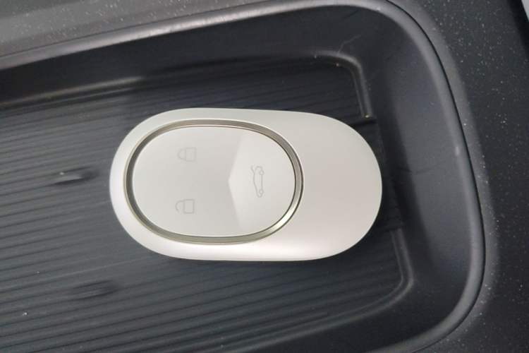 Used Nio ET5 2022 75 kWh Vehicle Key