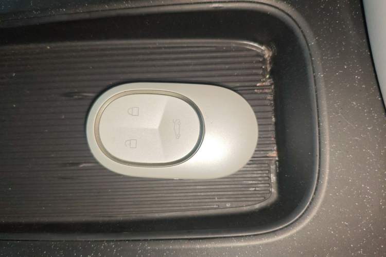 Used Nio ET5 2022 75 kWh Vehicle Key