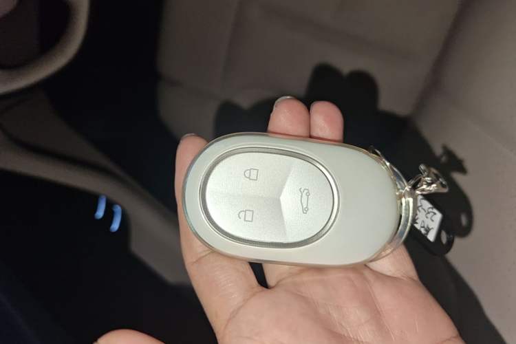 Used Nio ET5 2022 75 kWh Vehicle Key