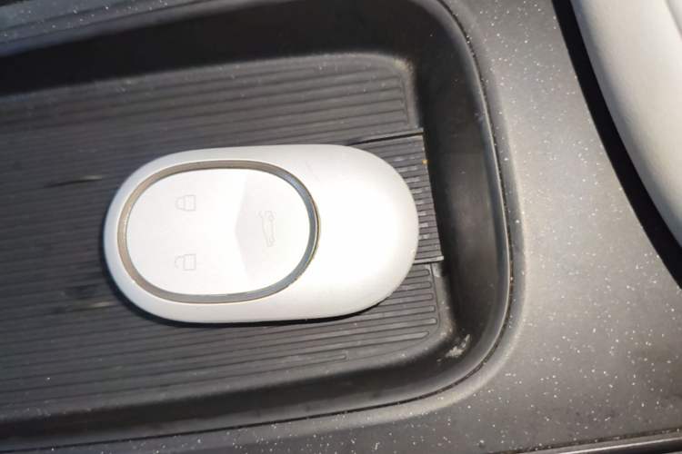 Used Nio ET5 2022 75 kWh Vehicle Key