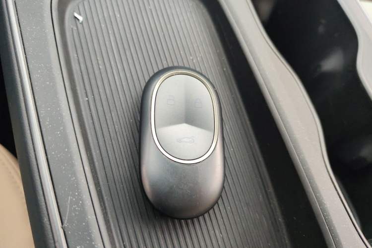 Used Nio ET5 2022 75 kWh Vehicle Key