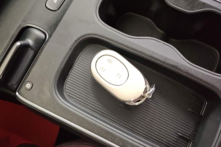 Used Nio ET5 2022 75 kWh Vehicle Key