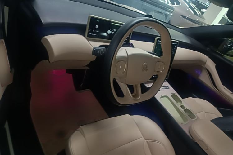 Used Nio ET5 2022 75 kWh Center Console