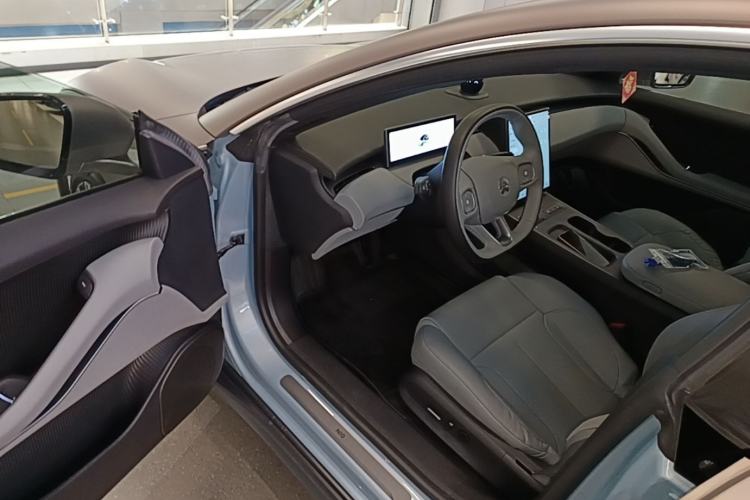 Used Nio ET5 2022 75 kWh Driver Seat