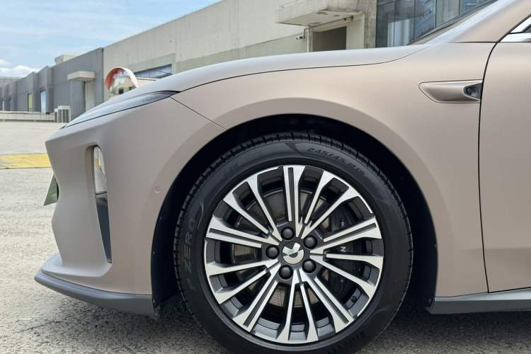 Used Nio ET5 2022 75 kWh Exterior 4