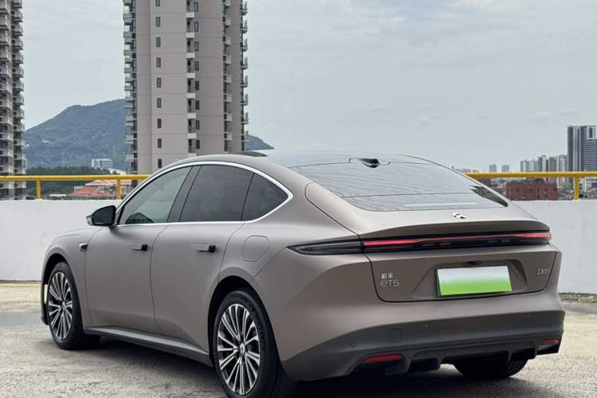 Used Nio ET5 2022 75 kWh Exterior 5