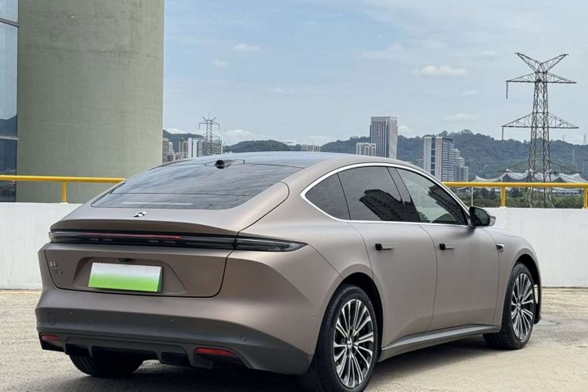 Used Nio ET5 2022 75 kWh Exterior 7