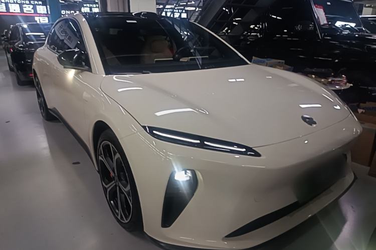 Used Nio ET5 2022 75 kWh Front Right 45 Deg