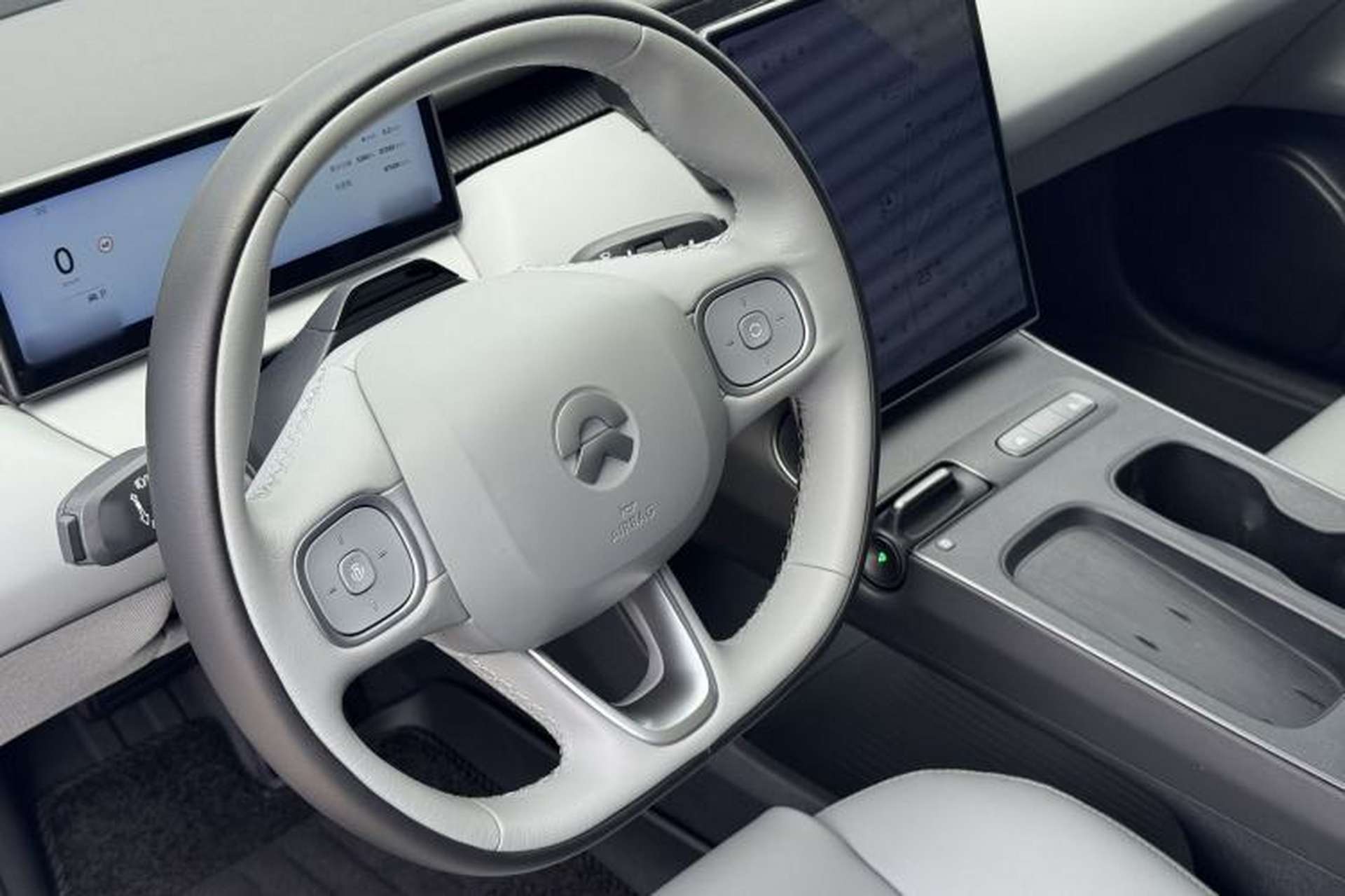 Used Nio ET5 2022 75 kWh Interior 2