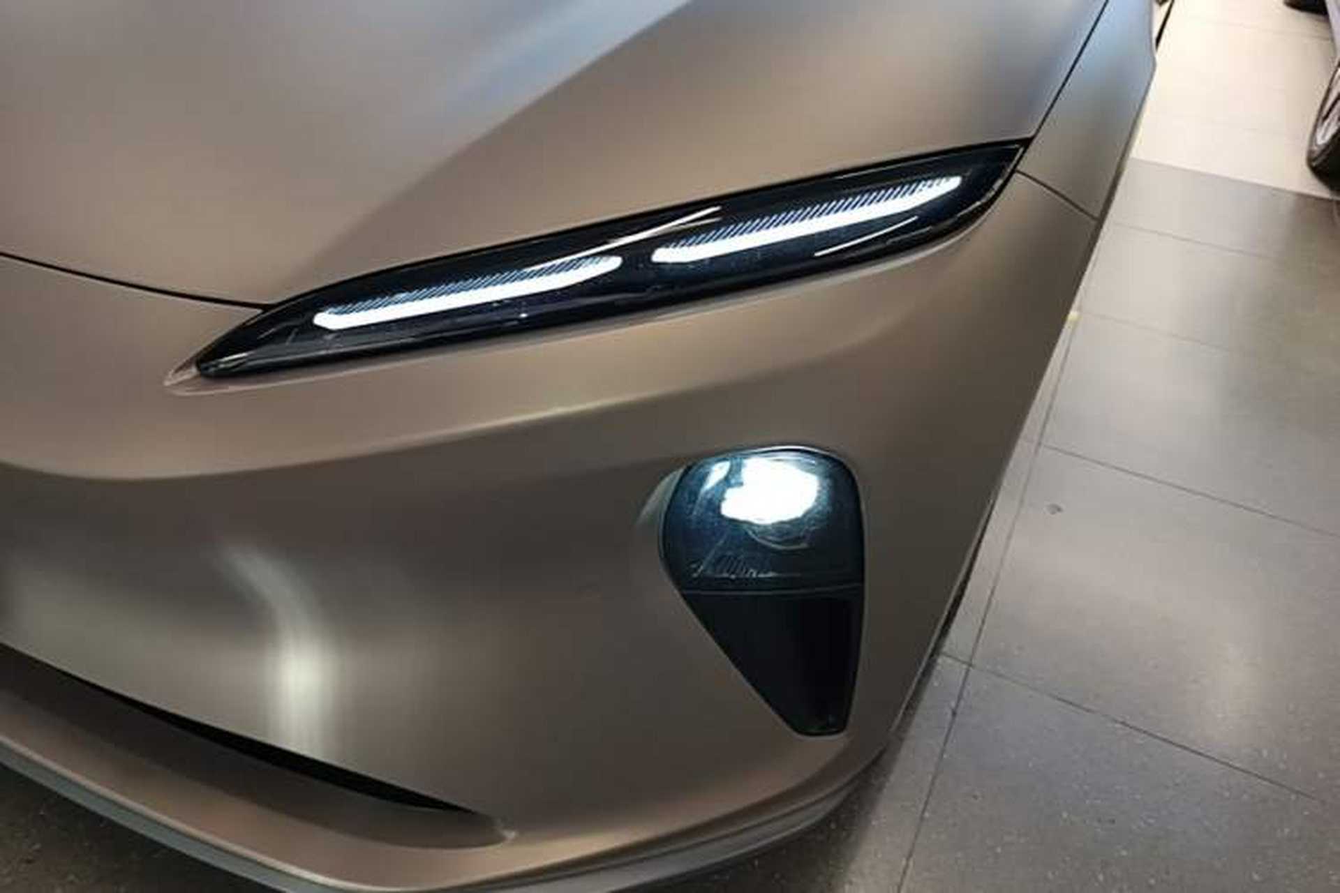 Used Nio ET5 2022 75 kWh Left Front Headlight