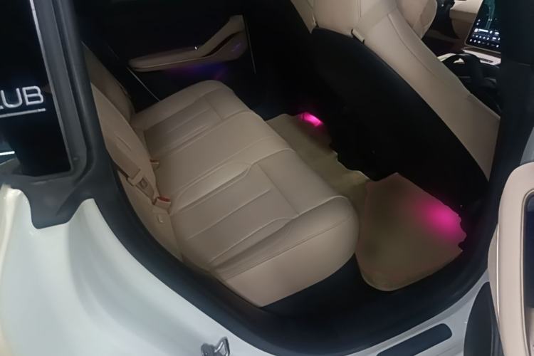 Used Nio ET5 2022 75 kWh Left Rear Seat