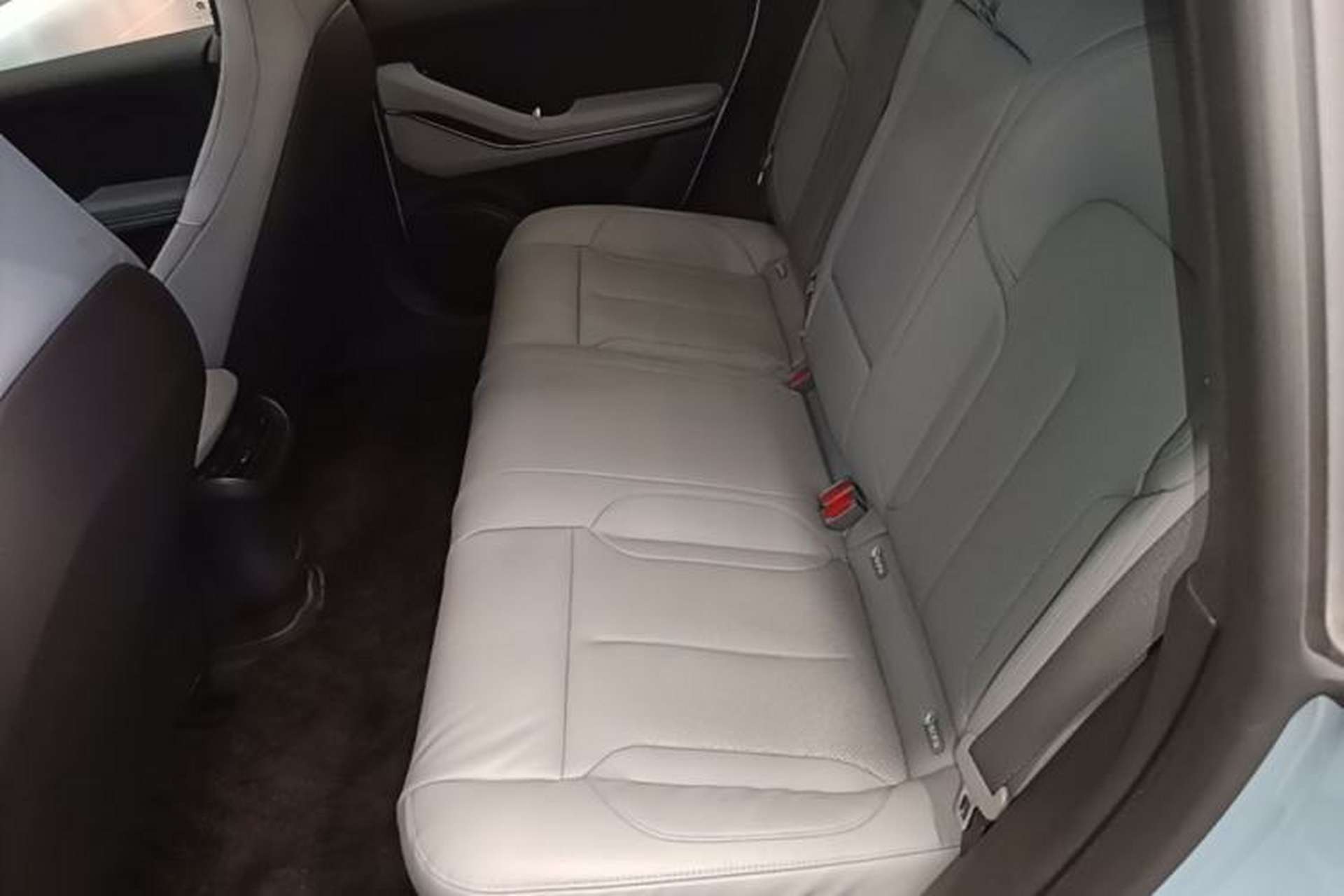 Used Nio ET5 2022 75 kWh Left Rear Seat
