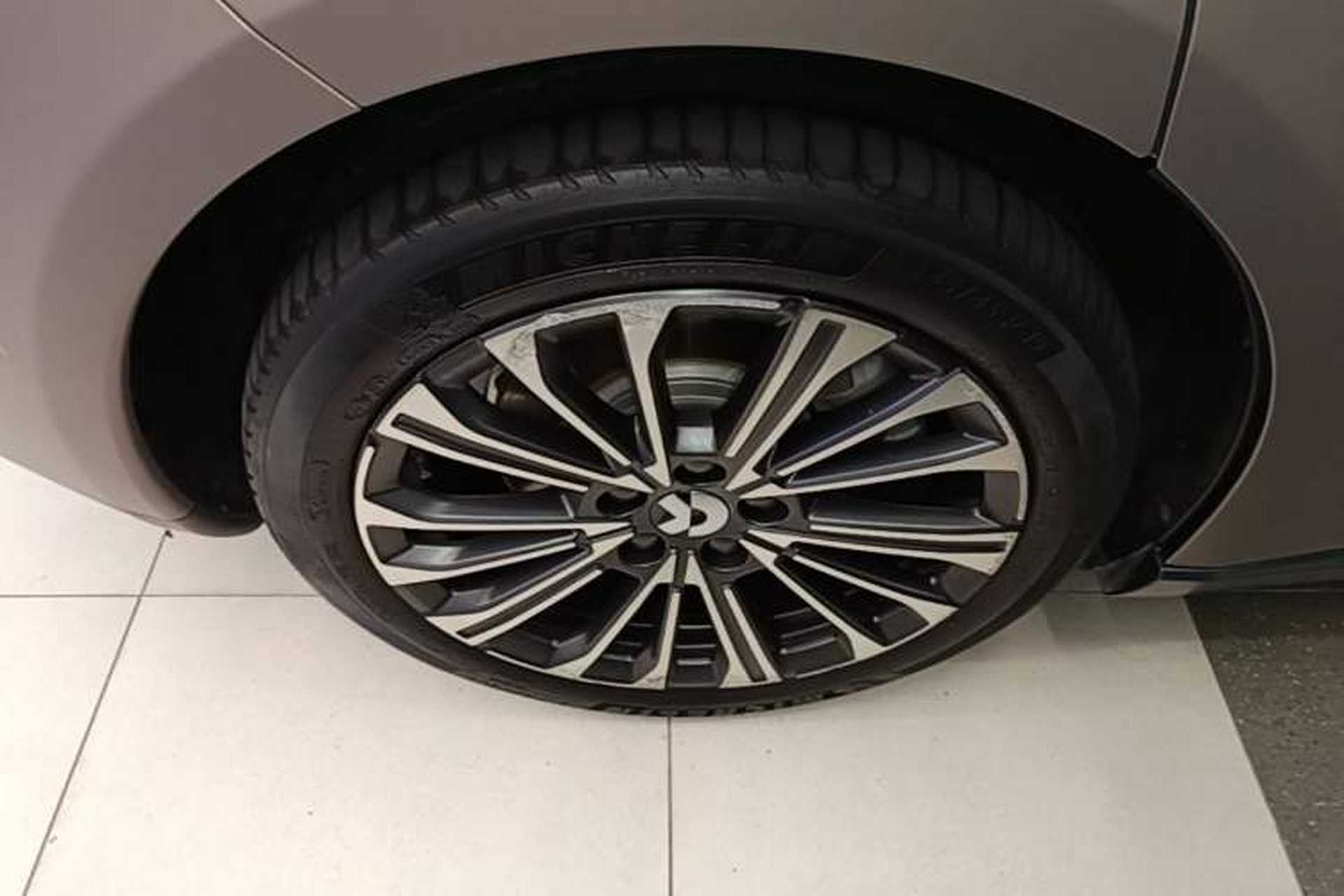 Used Nio ET5 2022 75 kWh Right Rear Wheel Hub