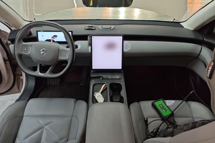 Used Nio ET5 2022 75 kWh Center Console