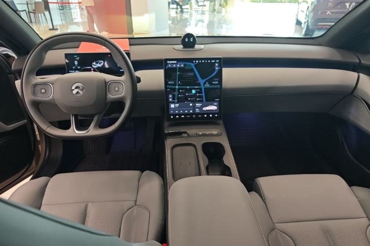 Used Nio ET5 2022 75 kWh Center Console