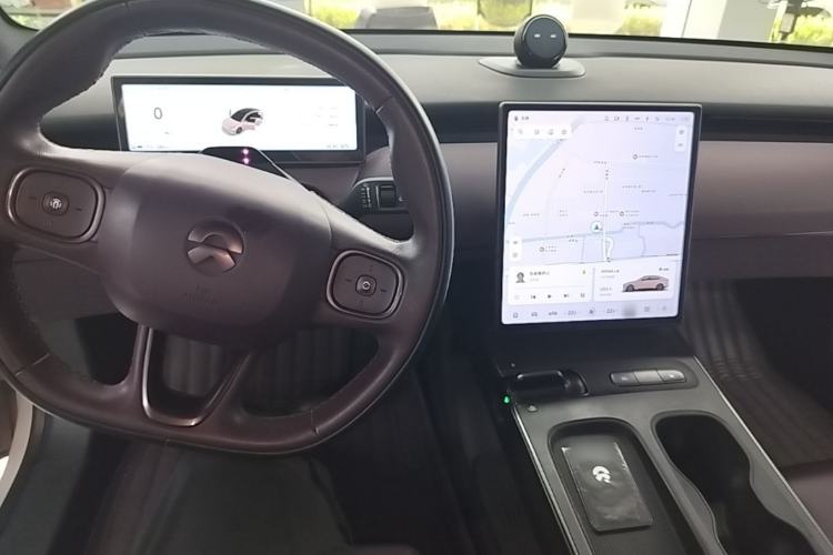 Used Nio ET5 2022 75 kWh Center Console