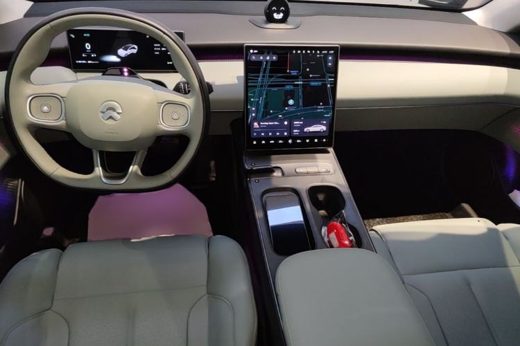Used Nio ET5 2022 75 kWh Center Console