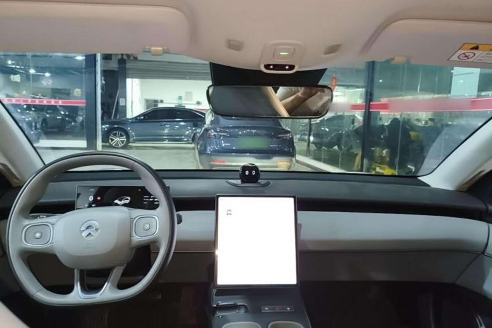 Used Nio ET5 2022 75 kWh Center Console