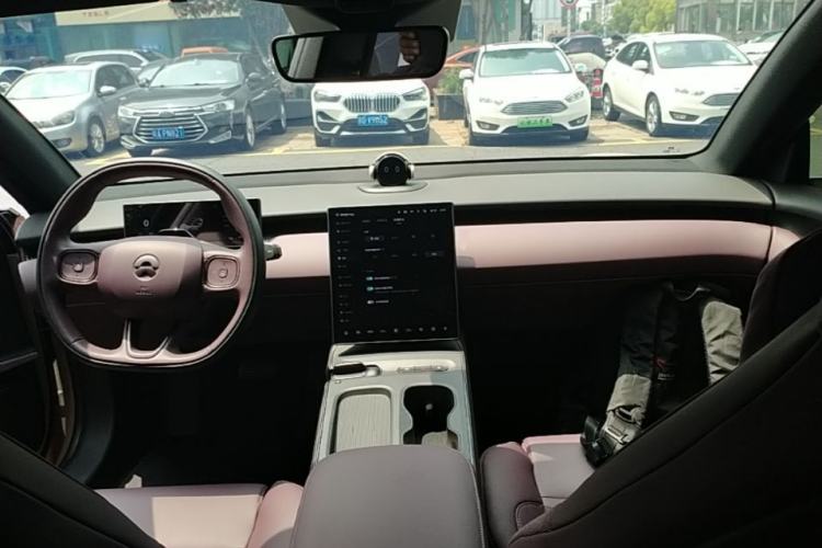 Used Nio ET5 2022 75 kWh Center Console